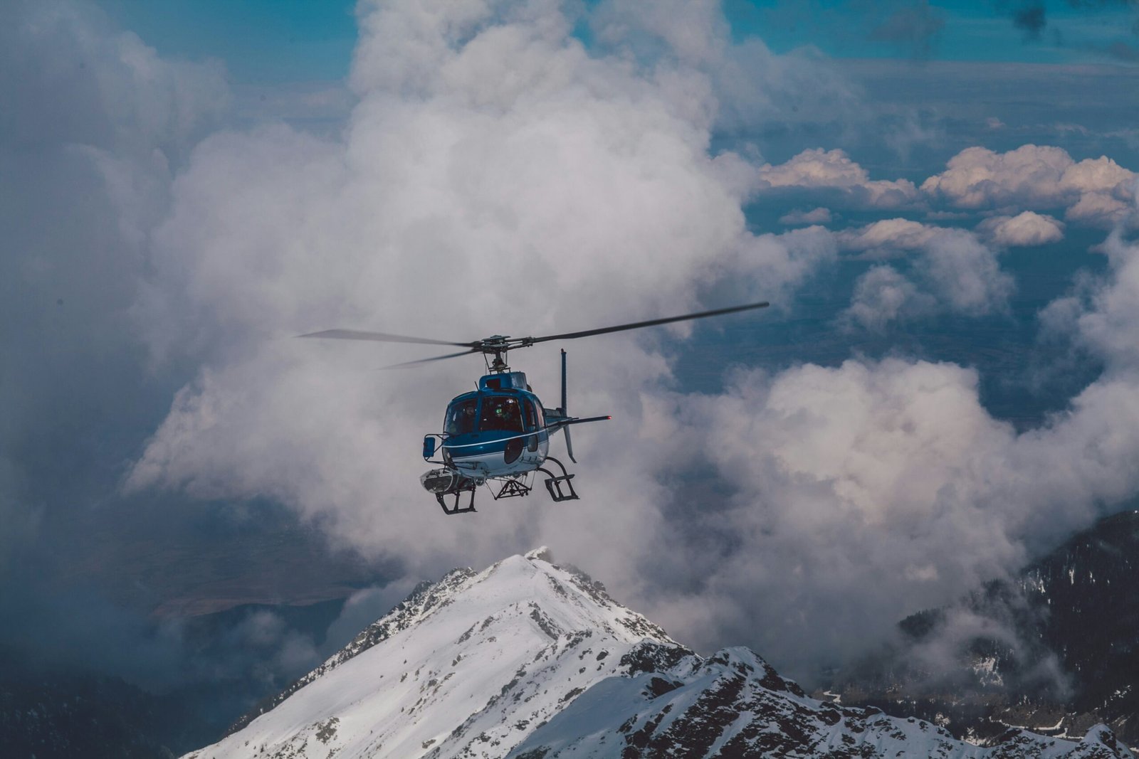 Helicopter tours in Nepal